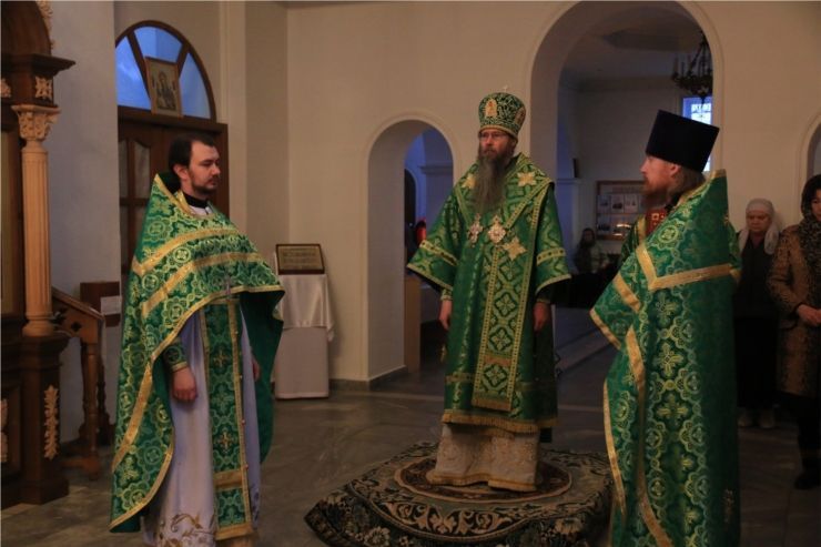 В день памяти святого преподобного Серафима Саровского Чудотворца, епископ Алатырски и Порецкий Феодор, совершил Божественную Литургию в храме в честь Иверской иконы Божией Матери г. Алатырь В день памяти святого преподобного Серафима Саровского Чудотворца, епископ Алатырски и Порецкий Феодор, совершил Божественную Литургию в храме в честь Иверской иконы Божией Матери г. Алатырь
