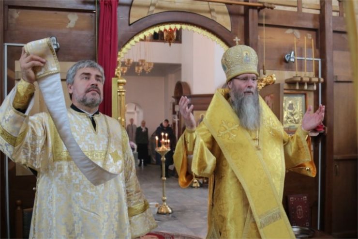В Неделю о блудном сыне, Преосвященнейший Феодор, епископ Алатырский и Порецкий, совершил Божественную Литургию в храме в честь Иверской иконы Божией Матери г. Алатырь