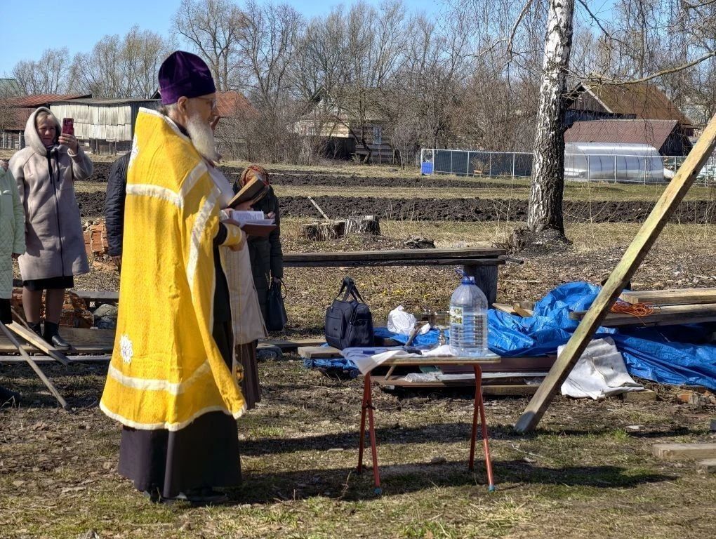 В селе Большие Абакасы освятили колокола для строящегося храма в честь преподобного Серафима Саровского