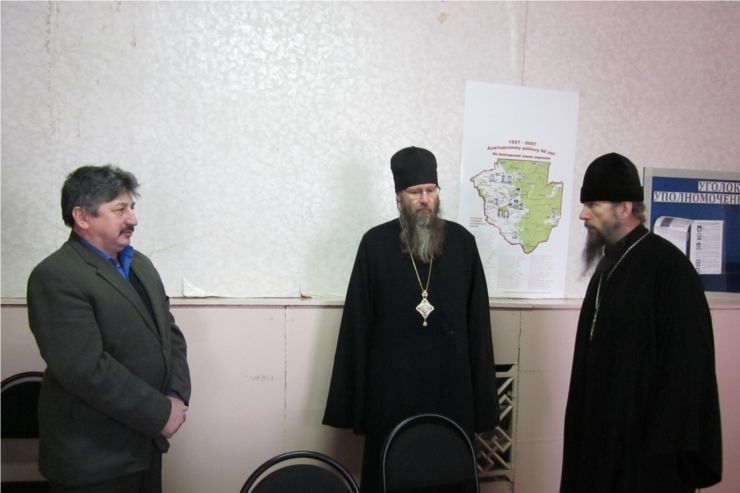 Рабочая ознакомительная поездка Преосвященнейшего епископа Феодора в село Сойгино Алатырского района