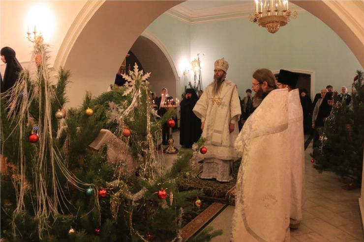 В праздник Собора Пресвятой Богородицы Преосвященнейший Феодор, епископ Алатырский и Порецкий совершил Божественную Литургию в Киево-Николаевской женской обители г. Алатыря В праздник Собора Пресвятой Богородицы Преосвященнейший Феодор, епископ Алатырский и Порецкий совершил Божественную Литургию в Киево-Николаевской женской обители г. Алатыря
