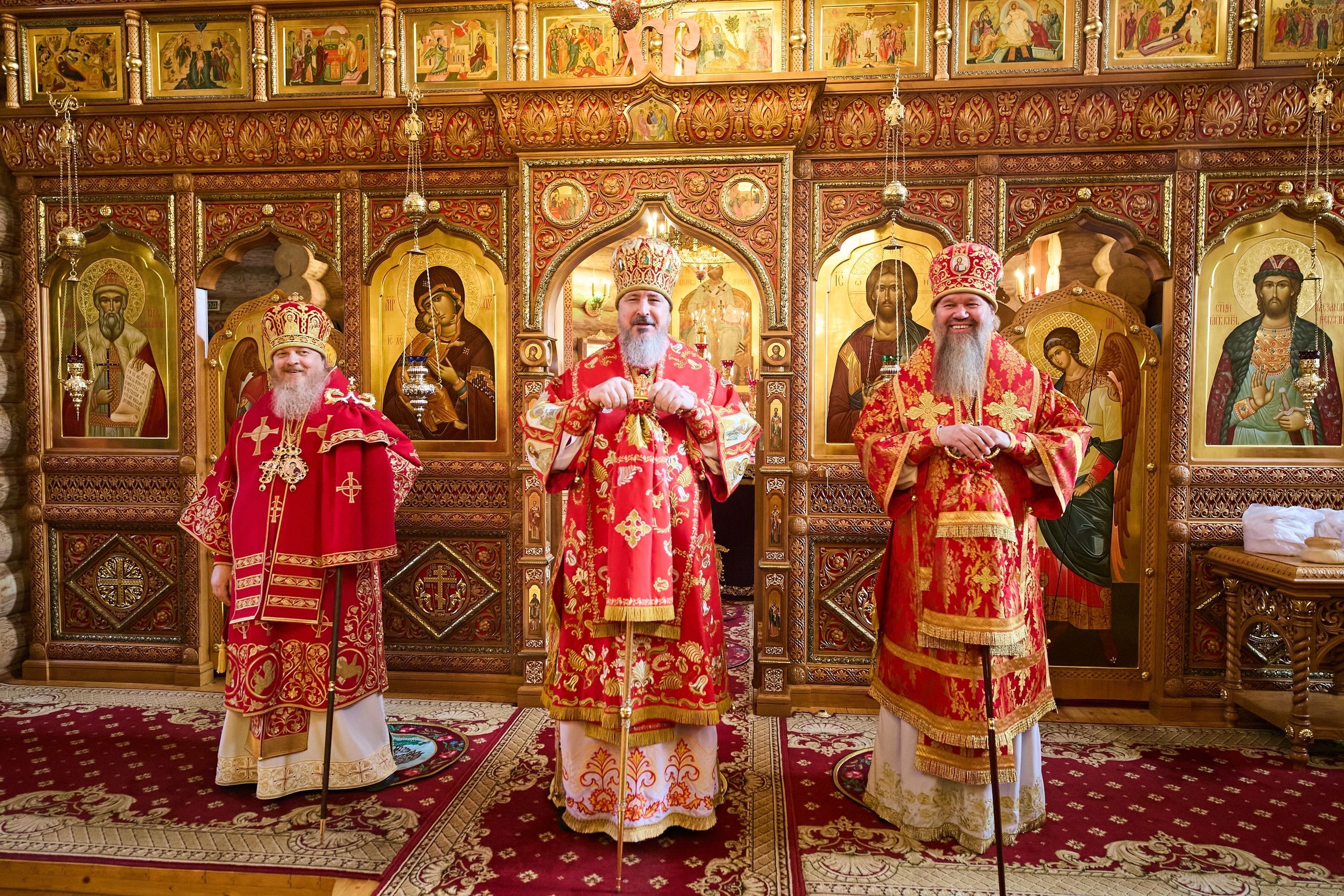 Управляющий Алатырской епархией в Светлый Вторник сослужил за Божественной Литургией митрополиту Чебоксарскому и Чувашскому Савватию в Александро-Невском монастыре п/о Кюрегаси