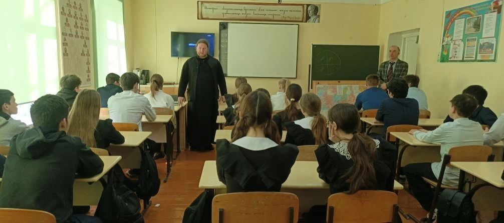 В Тойсинской школе прошла встреча старшеклассников с руководителем Миссионерского отдела
