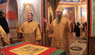В годовщину своей архиерейской хиротонии епископ Феодор возглавил Божественную литургию в Свято-Троицком мужском монастыре г. Алатыря