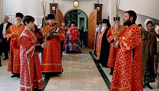 Епископ Алатырский и Порецкий Феодосий в Неделю святых жен-мироносиц совершил Божественную Литургию в Свято-Троицком мужском монастыре города Алатырь