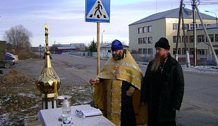 Поднятие купола на строящуюся часовню в с. Первомайское Батыревского района