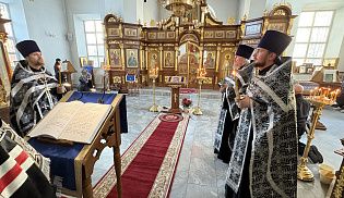 Епископ Алатырский и Батыревский Феодосий совершил утреню с чтением Великого канона преподобного Андрея Критского в кафедральном храме в честь Иверской иконы Божией Матери города Алатырь