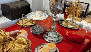 Управляющий Алатырской епархией в Неделю 27-ю по Пятидесятнице совершил Божественную Литургию в кафедральном храме в честь Иверской иконы Божией Матери города Алатырь