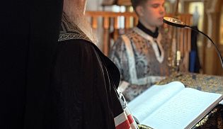 Управляющий Алатырской епархией совершил великое повечерие с чтением Великого покаянного канона прп. Андрея Критского в Киево-Николаевском Новодевичьем монастыре города Алатырь