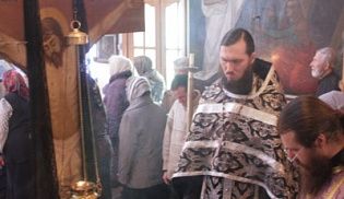 Епископ Феодор совершил чин Пассии в храме Воздвижения Креста Господня г. Алатырь