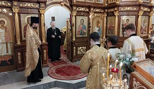 Управляющий Алатырской епархией в Неделю 27-ю по Пятидесятнице совершил Божественную Литургию в кафедральном храме в честь Иверской иконы Божией Матери города Алатырь