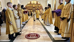 Управляющий Алатырской епархией в Неделю сыропустную совершил Божественную Литургию в Свято-Троицком мужском монастыре города Алатырь