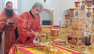 В день памяти сщмч. Харалампия и с ним мчч. Порфирия, Ваптоса и трех мучениц Преосвященнейший Феодор, епископ Алатырский и Порецкий, совершил Божественную Литургию в храме в честь Иверской иконы Божией Матери г. Алатырь