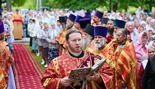 Божественная Литургия в День памяти Собора святых Чувашской митрополии 