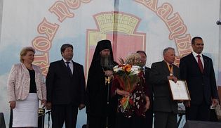 Епископ Феодор поздравил горожан г. Алатырь с Днем города