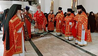 Епископ Алатырский и Порецкий Феодосий в Неделю святых жен-мироносиц совершил Божественную Литургию в Свято-Троицком мужском монастыре города Алатырь