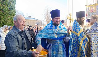 В Алатыре отметили Престольный праздник кафедрального храма в честь Иверской иконы Божией Матери