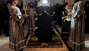 Великое повечерие с чтением Великого покаянного канона прп. Андрея Критского в Свято-Троицком монастыре города Алатырь