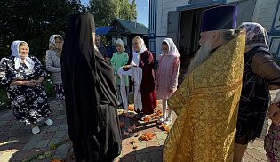 Епископ Алатырский и Батыревский Феодосий возглавил Престольные торжества в храме святителя Николая Чудотворца села Сыреси