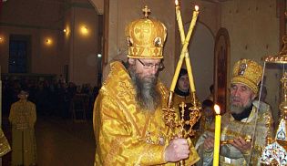 В неделю 37-ю по Пятидесятнице, Преосвященнейший Феодор, епископ Алатырский и Порецкий совершил Божественную литургию в Свято-Троицком соборе с. Порецкое.