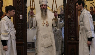 Божественная Литургия в Сергиевском храме Свято-Троицкого мужского монастыря г. Алатырь