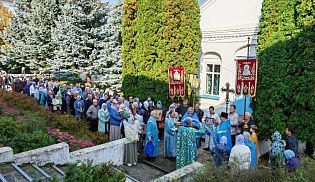 Престольный праздник в храме Рождества Пресвятой Богородицы города Алатыря