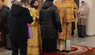 Епископ Алатырский и Порецкий Феодосий в 21-ю Неделю по Пятидесятнице совершил Божественную Литургию в кафедральном храме в честь Иверской иконы Божией Матери города Алатырь