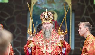 Божественная Литургия в День памяти Собора святых Чувашской митрополии 