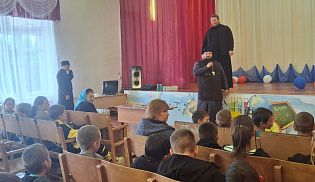Встречи духовенства со школьниками в рамках уроков «Разговоры о важном» прошли в Батырево