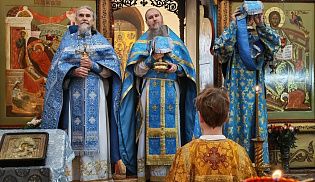 Престольный праздник в храме Рождества Пресвятой Богородицы города Алатыря