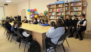 Встреча с настоятелем в библиотеке