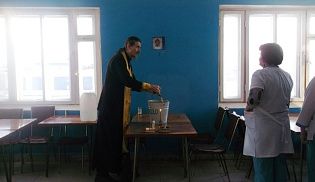 28 января настоятель храма в честь Иверской иконы Божией Матери иерей Олег Востриков освятил Центральную больницу г.Алатыря
