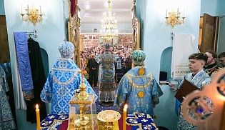 Епископ Алатырский и Порецкий Феодосий в праздник иконы Божией Матери "Всех скорбящих Радость" сослужил за Божественной литургией митрополиту Чебоксарскому и Чувашскому Савватию в храме в честь иконы Божией Матери "Всех скорбящих Радость" города Канаш