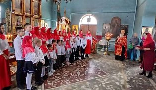 Пасха в Ибресях: воспитанники воскресной школы поздравили прихожан с праздником Воскресения Христова