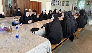 Епископ Феодосий провёл беседу в Киево-Николаевском Новодевичьем монастыре