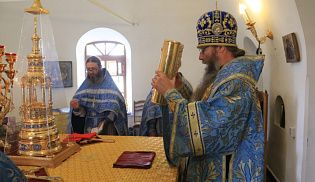 Божественная Литургия в день явления иконы Пресвятой Богородицы во граде Казани