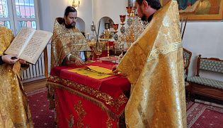 Епископ Алатырский и Порецкий Феодосий в 21-ю Неделю по Пятидесятнице совершил Божественную Литургию в кафедральном храме в честь Иверской иконы Божией Матери города Алатырь