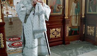 Управляющий Алатырской епархией в Великую Субботу совершил вечерню с Божественной Литургией в кафедральном храме в честь Иверской иконы Божией Матери города Алатырь