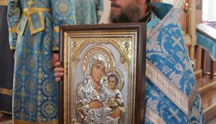 Литургия в храме Рождества Пресвятой Богородицы г. Алатырь