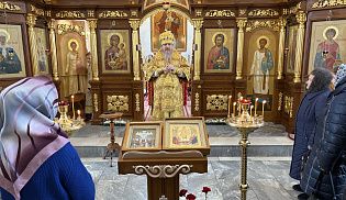 Управляющий Алатырской епархией в Неделю о блудном сыне и в день празднования Собора новомучеников и исповедников Церкви Русской совершил Божественную Литургию в кафедральном храме в честь Иверской иконы Божией Матери города Алатырь