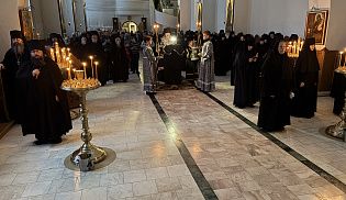 Великое повечерие с чтением Великого покаянного канона прп. Андрея Критского в Свято-Троицком монастыре города Алатырь