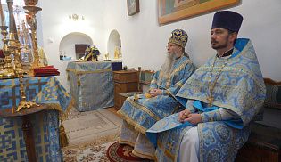 4 декабря 2023 года, в праздник Введения во храм Пресвятой Богородицы, Преосвященнейший Феодор, епископ Алатырский и Порецкий, совершил Божественную Литургию в храме в честь Иверской иконы Божией Матери г. Алатырь