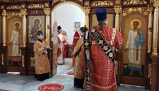Епископ Алатырский и Порецкий Феодосий в Неделю о слепом совершил Божественную Литургию в кафедральном храме в честь Иверской иконы Божией Матери города Алатырь