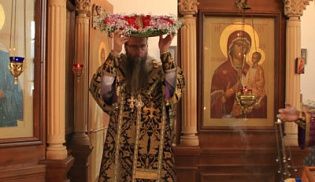 Божественная Литургия Василия Великого в Неделю Крестопоклонную