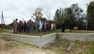 Начало установки сруба будущего храма в с.Сойгино Алатырского района