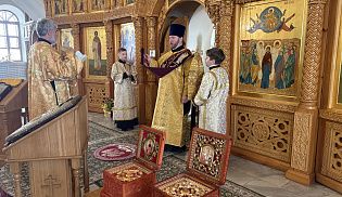 Епископ Алатырский и Батыревский Феодосий в Неделю 21-ю по Пятидесятнице совершил Божественную Литургию в Киево-Николаевском Новодевичьем монастыре города Алатыря