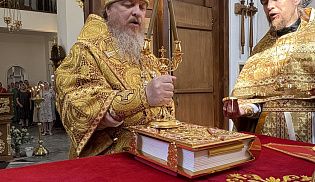 Епископ Алатырский и Батыревский Феодосий в Неделю всех святых, в земле Русской просиявших, совершил Божественную Литургию в Иверском кафедральном храме города Алатырь