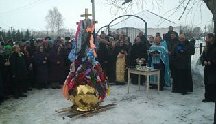 В д.Трёх-Изб-Шемурша Шемуршинского района состоялось освящение и поднятие купола с крестом на храм в честь Архангела Михаила