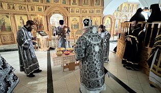 Епископ Алатырский и Порецкий Феодосий в пятницу первой седмицы совершил Литургию Преждеосвященных Даров  в в Киево-Николаевском Новодевичьем монастыре города Алатырь