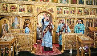 Епископ Алатырский и Батыревский Феодосий в праздник Покрова Пресвятой Богородицы сослужил главе Чувашской митрополии в Покровско-Татианинском соборе г.Чебоксары